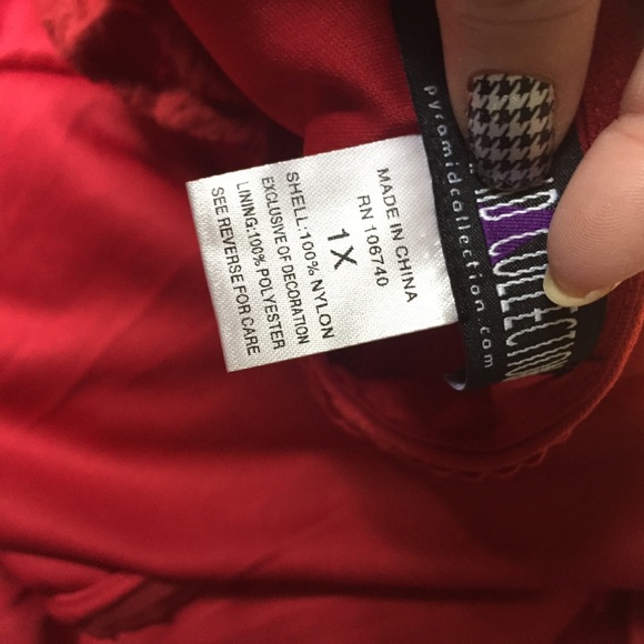 The Pyramid collection red lace dress - Picture 6 of 6